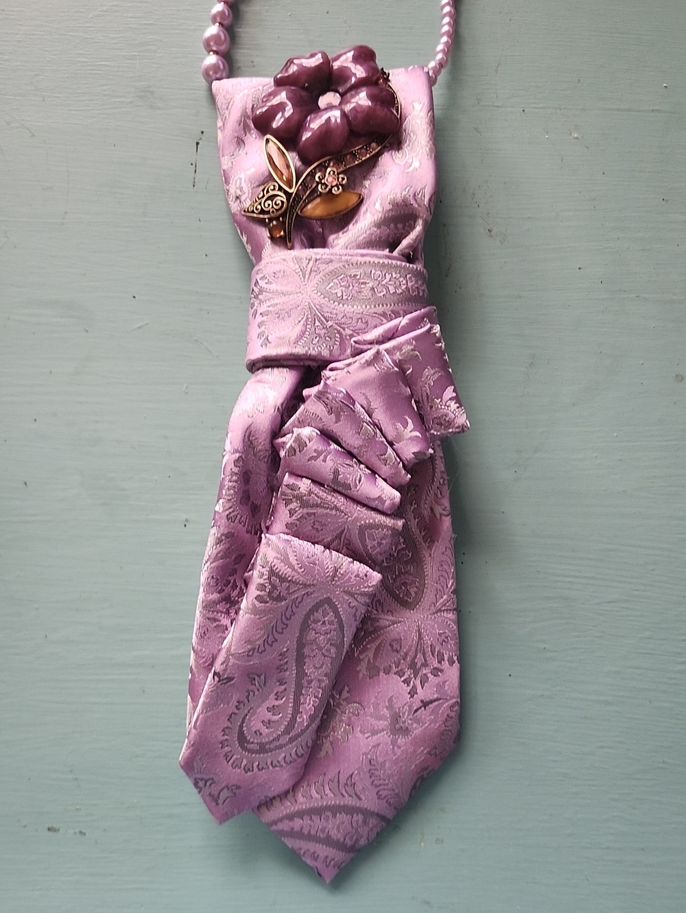 Lavender WOMENS Silk JUNK TIE with Floral Brooch